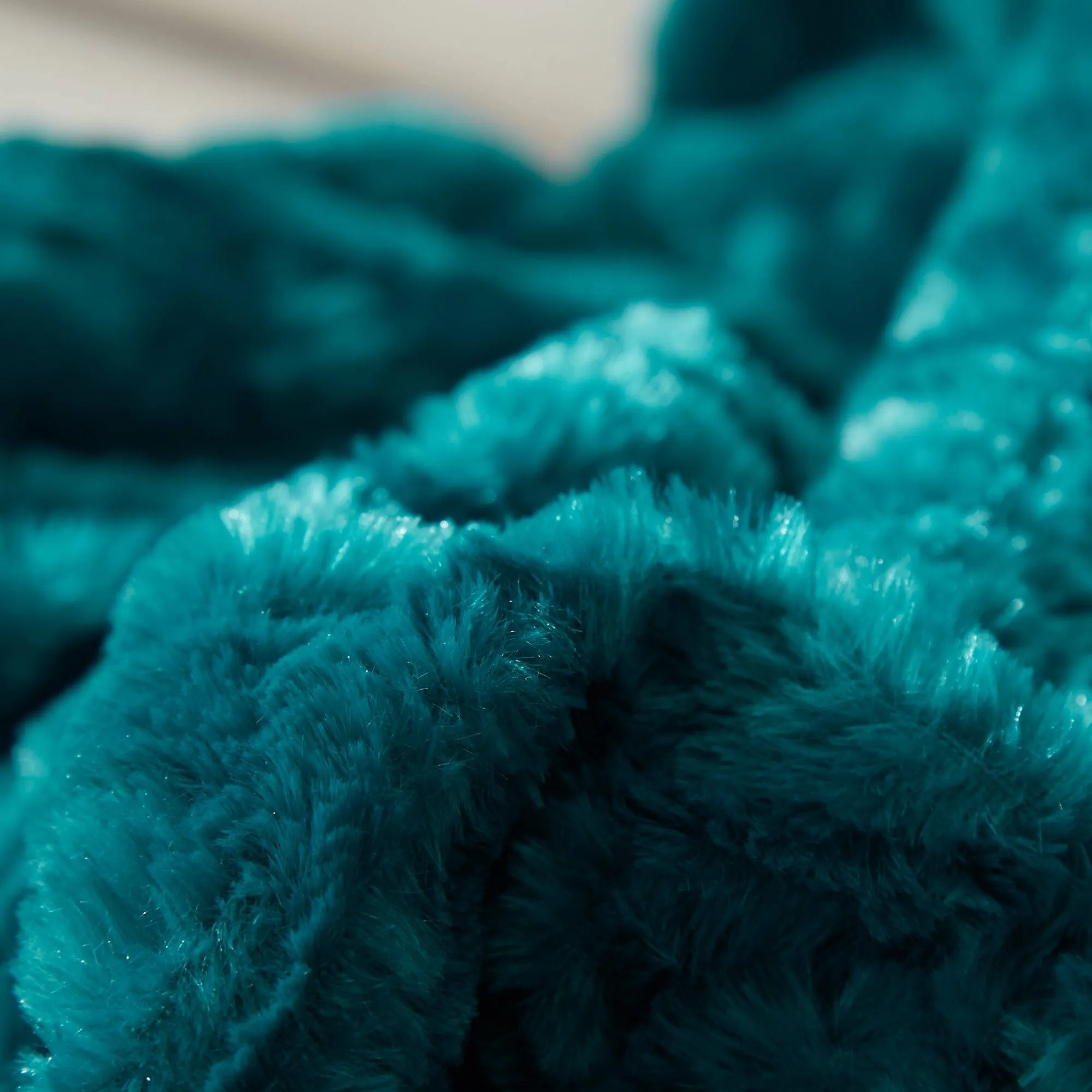 DaDa Bedding Mermaid Scales Emerald Green Blue w/ Sherpa Backside Faux Fur Throw Blanket (BL-171805)