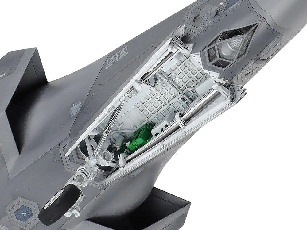 Tamiya 61124 Lockheed Martin F-35A Lightning II 1/48 Model Kit